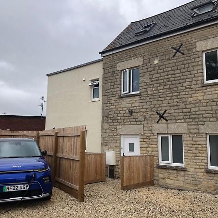 Private Deck With Newly Refurbished Flat Attached! Lägenhet Cirencester Exteriör bild