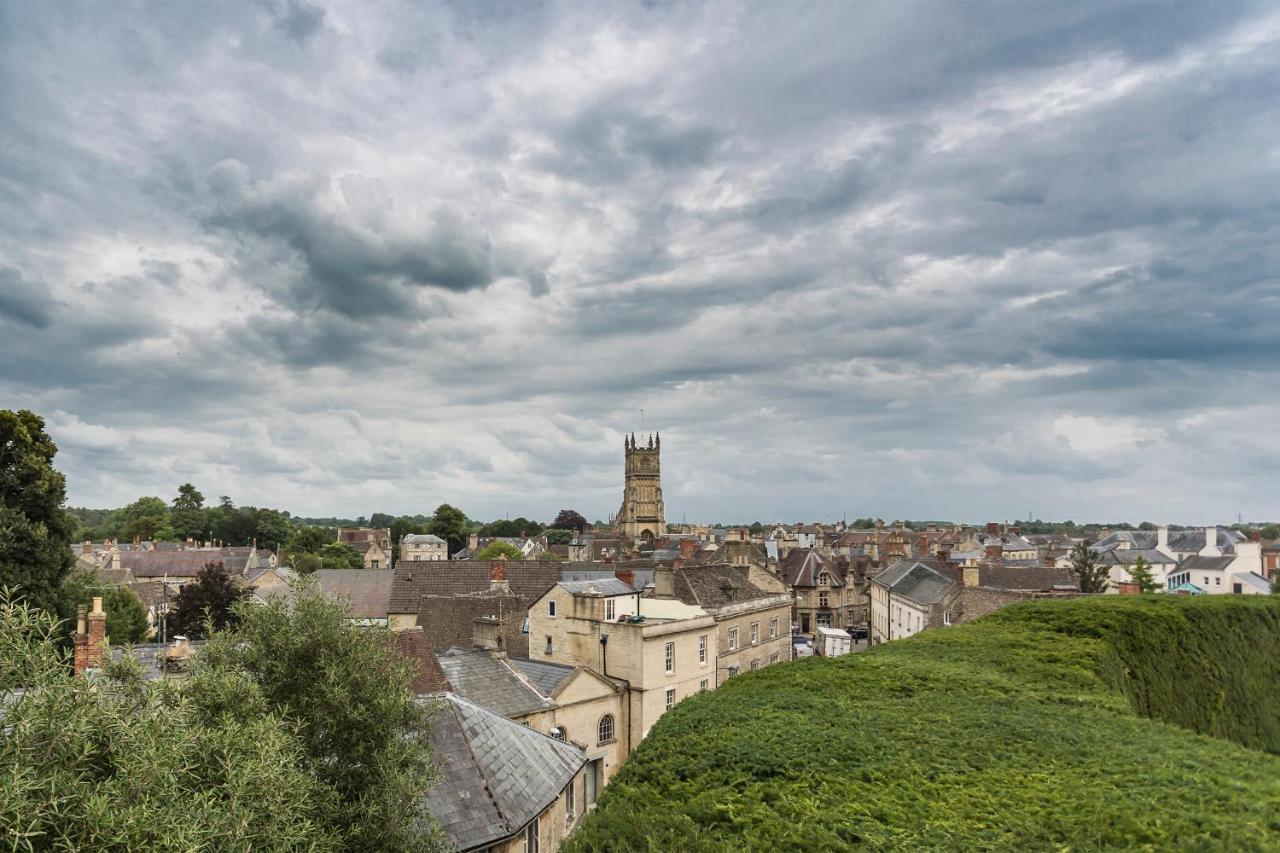 Private Deck With Newly Refurbished Flat Attached! Lägenhet Cirencester Exteriör bild
