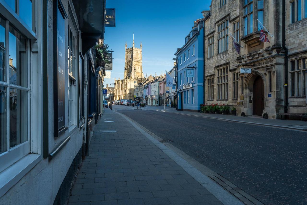 Private Deck With Newly Refurbished Flat Attached! Lägenhet Cirencester Exteriör bild