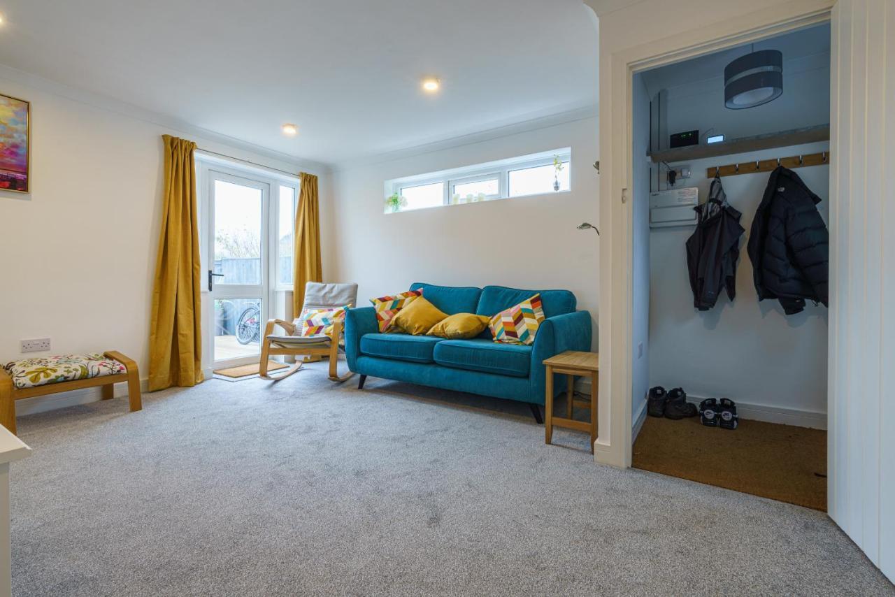 Private Deck With Newly Refurbished Flat Attached! Lägenhet Cirencester Exteriör bild